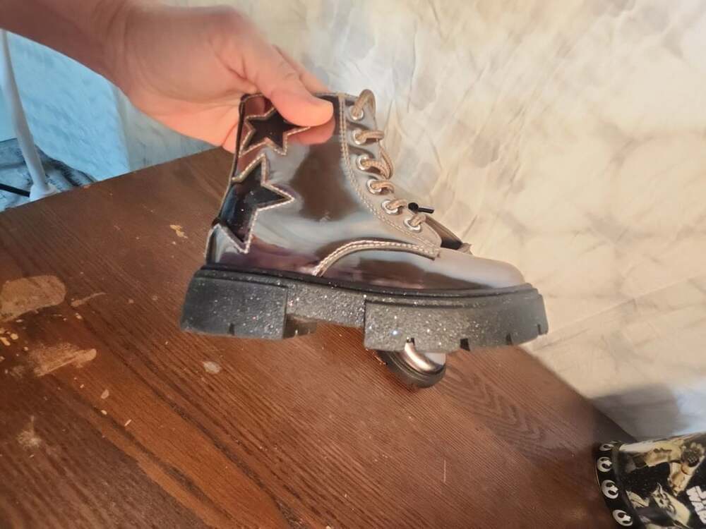Rouge toddler girl Combat Boots Size 9 Silver Metallic Star Details - Picture 6 of 7